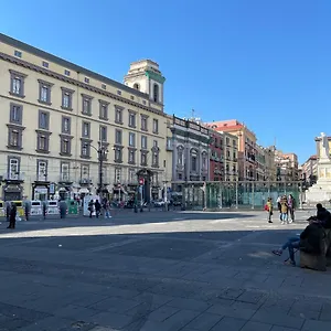 Vanzi Panzió Nápoly
